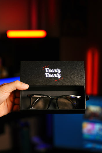 Black Frame — Natural Lens