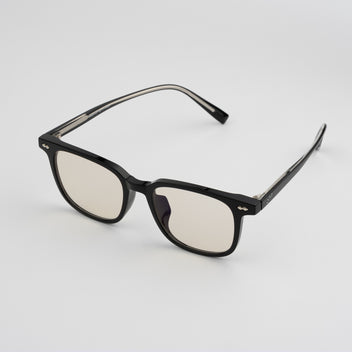 Black Frame — Natural Lens