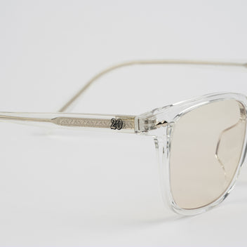 Clear Frame — Natural Lens